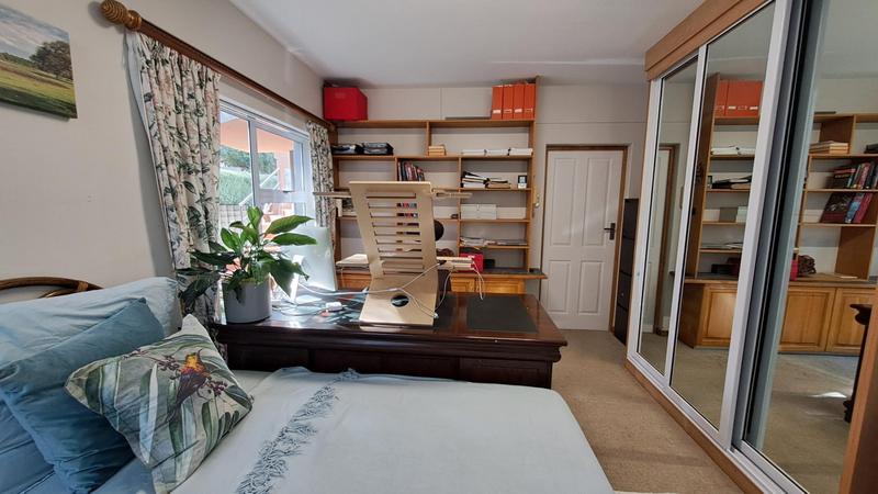 5 Bedroom Property for Sale in Stilbaai Wes Western Cape